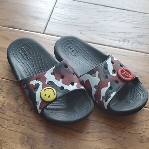 Crocs Kids Black Camo Printed Slides with Jibbitz Size C13